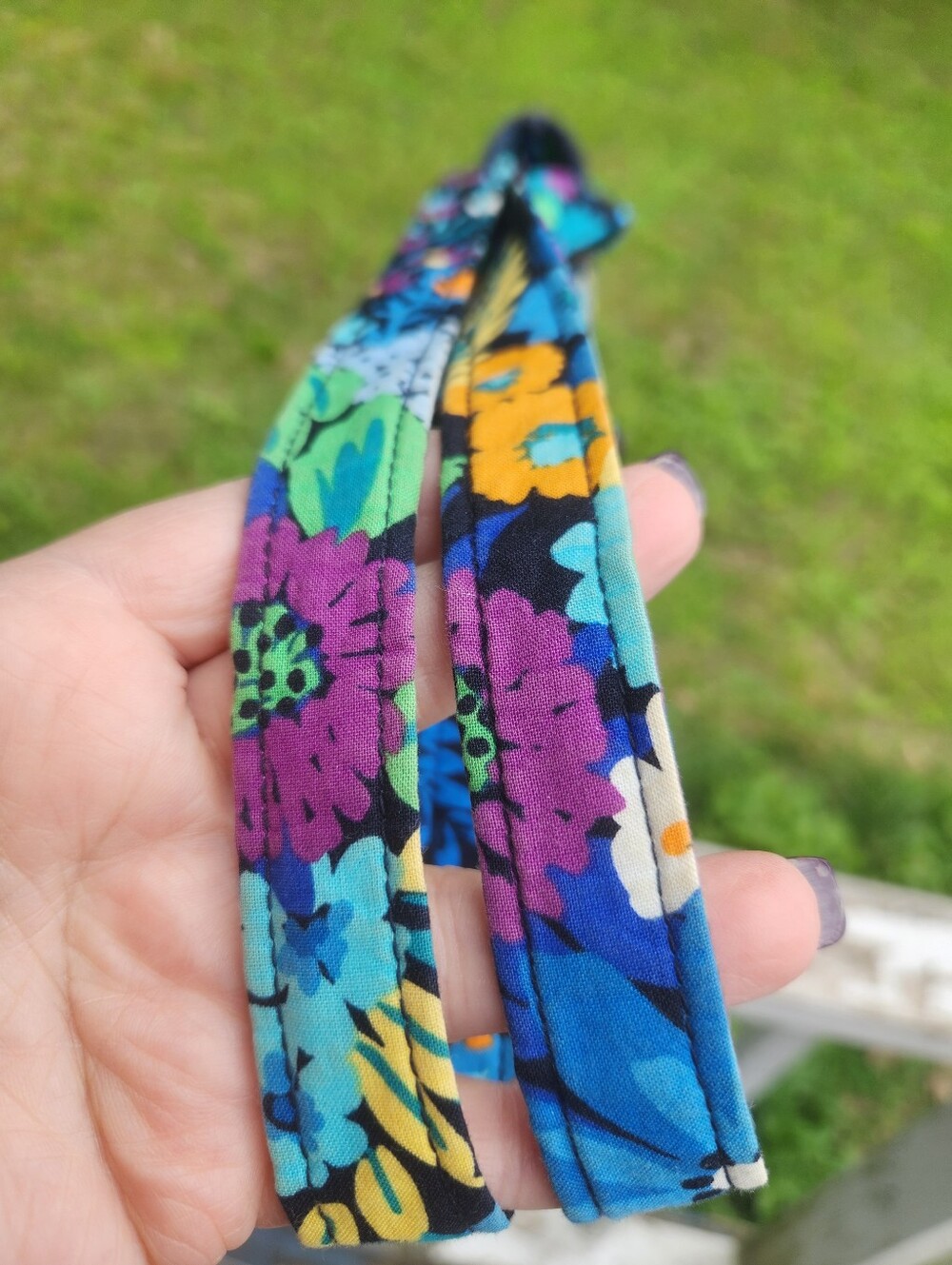 Vera Bradley quilted tote bag in the retired "Midnight Blues" floral pattern. - Picture 8 of 9